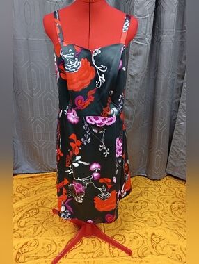 Lane Bryant Sleeveless Floral Satin Dress With A Sweetheart Neckline Size 14